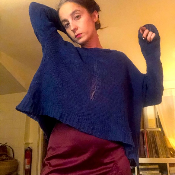 Dark blue loose sweater. No label. S/M - Picture 2 of 9